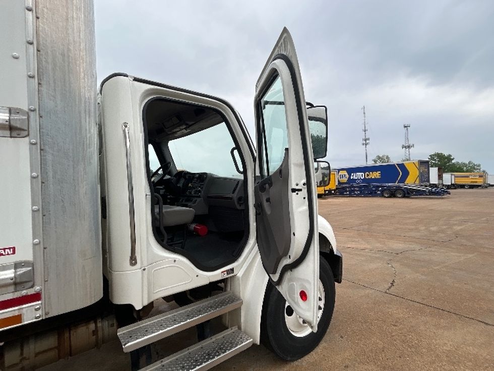 Medium Duty Box Truck-Light and Medium Duty Trucks-Freightliner-2021-M2-Memphis-TN-191,889\n\t\tmiles-$ 56,250 - Image 20