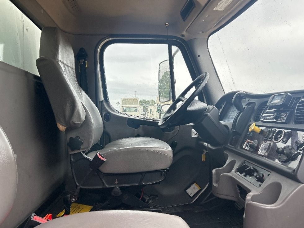 Medium Duty Box Truck-Light and Medium Duty Trucks-Freightliner-2021-M2-Memphis-TN-191,889\n\t\tmiles-$ 56,250 - Image 22