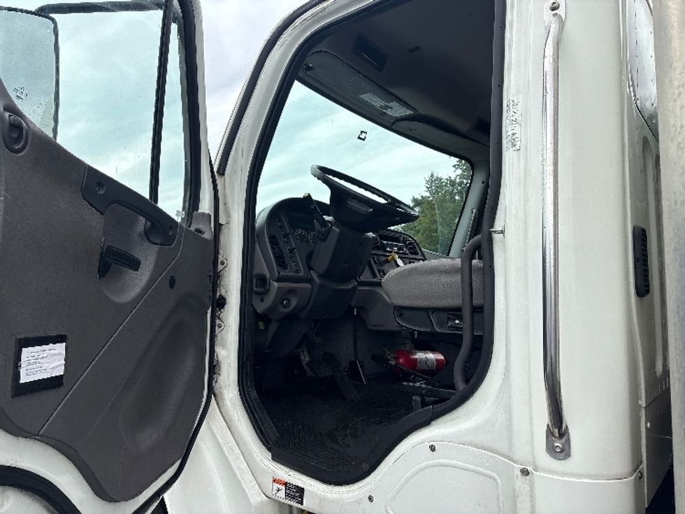 Medium Duty Box Truck-Light and Medium Duty Trucks-Freightliner-2021-M2-Middlefield-OH-149,917\n\t\tmiles-$ 67,000 - Image 16