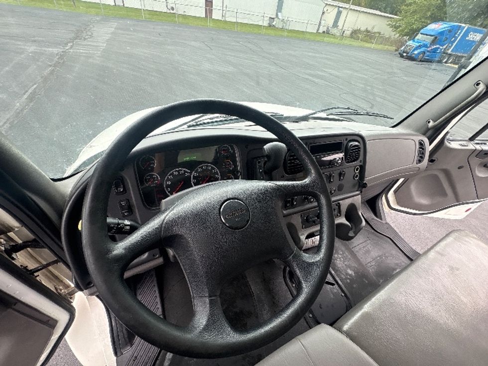 Medium Duty Box Truck-Light and Medium Duty Trucks-Freightliner-2021-M2-Middlefield-OH-149,917\n\t\tmiles-$ 67,000 - Image 18