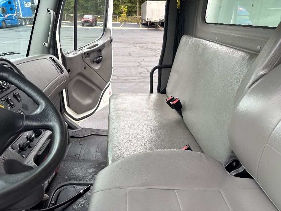 Medium Duty Box Truck-Light and Medium Duty Trucks-Freightliner-2021-M2-Middlefield-OH-149,917\n\t\tmiles-$ 67,000 - Image 19