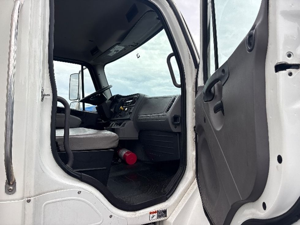 Medium Duty Box Truck-Light and Medium Duty Trucks-Freightliner-2021-M2-Middlefield-OH-149,917\n\t\tmiles-$ 67,000 - Image 20