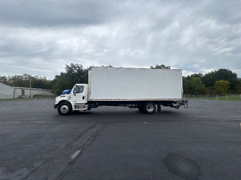 Medium Duty Box Truck-Light and Medium Duty Trucks-Freightliner-2021-M2-Middlefield-OH-149,917\n\t\tmiles-$ 67,000 - Image 4