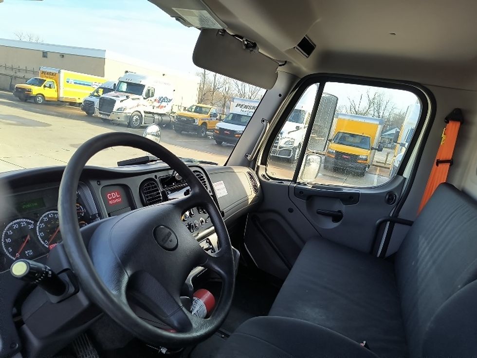 Medium Duty Box Truck-Light and Medium Duty Trucks-Freightliner-2021-M2-Millwood-WV-275,391\n\t\tmiles-$ 37,000 - Image 17