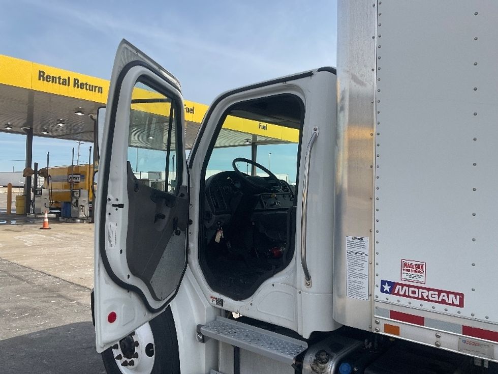 Medium Duty Box Truck-Light and Medium Duty Trucks-Freightliner-2021-M2-Milwaukee-WI-156,557\n\t\tmiles-$ 52,000 - Image 15