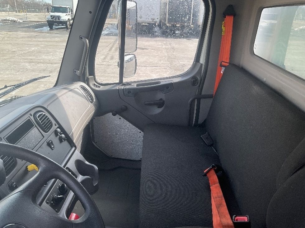 Medium Duty Box Truck-Light and Medium Duty Trucks-Freightliner-2021-M2-Milwaukee-WI-156,557\n\t\tmiles-$ 52,000 - Image 18