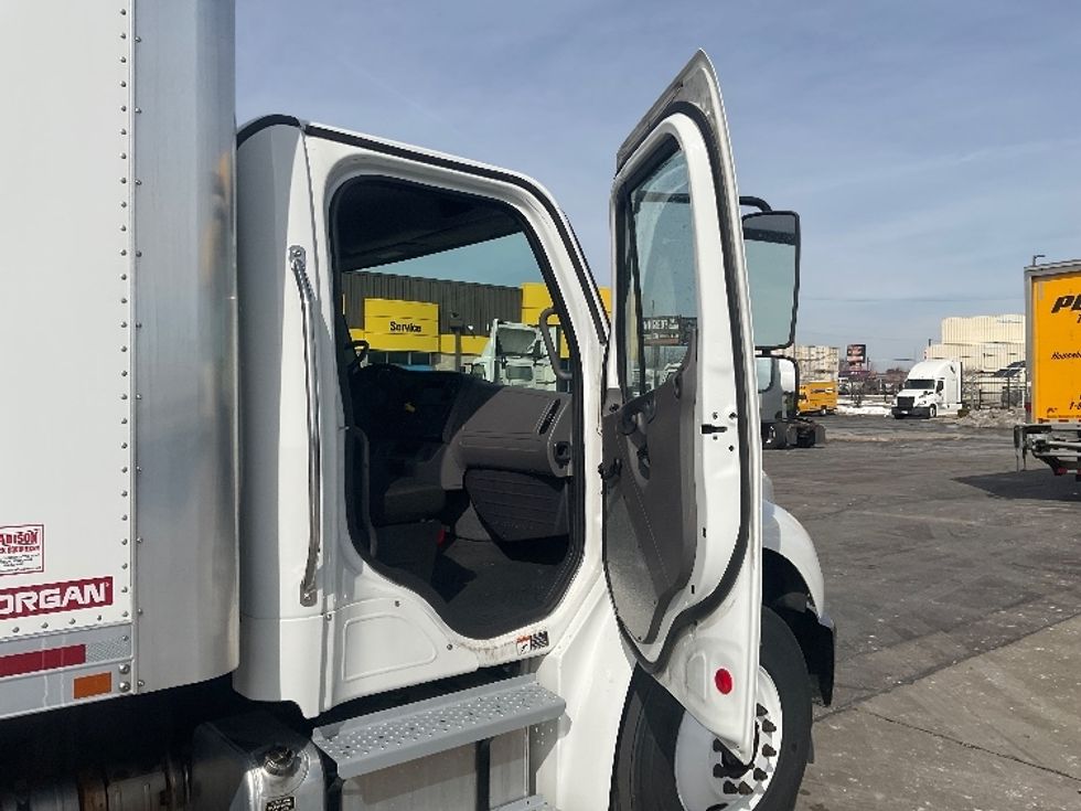 Medium Duty Box Truck-Light and Medium Duty Trucks-Freightliner-2021-M2-Milwaukee-WI-156,557\n\t\tmiles-$ 52,000 - Image 19