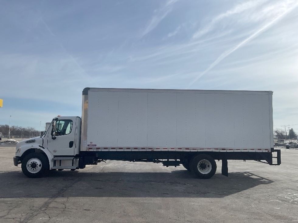 Medium Duty Box Truck-Light and Medium Duty Trucks-Freightliner-2021-M2-Milwaukee-WI-156,557\n\t\tmiles-$ 52,000 - Image 4
