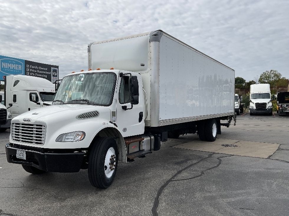 Medium Duty Box Truck-Light and Medium Duty Trucks-Freightliner-2021-M2-Milwaukee-WI-190,300\n\t\tmiles-$ 54,000 - Image 3