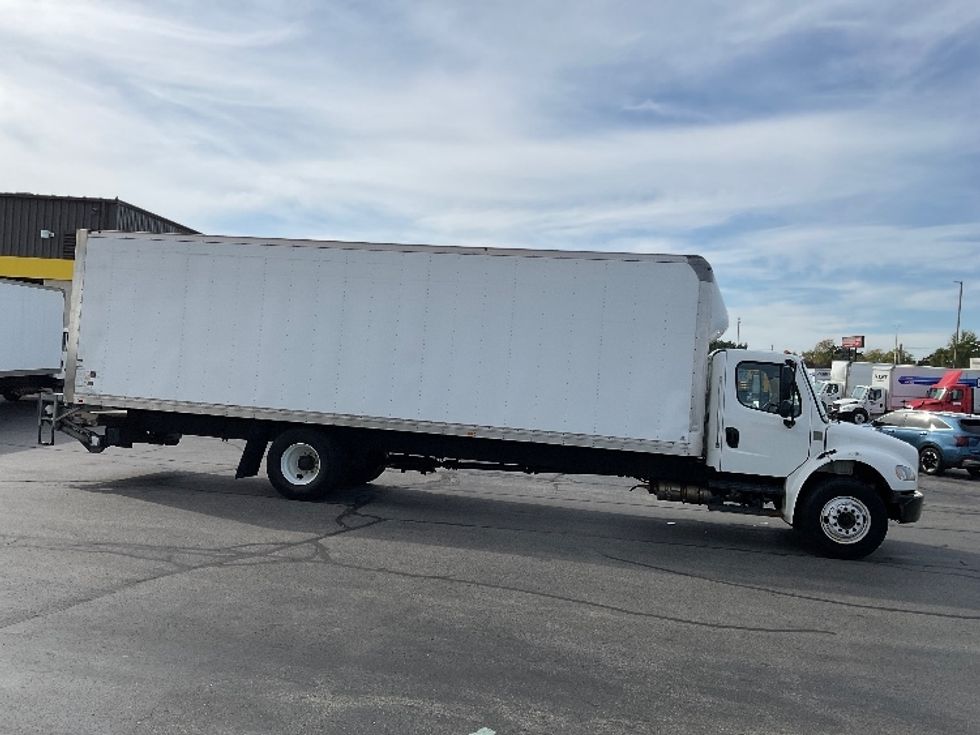 Medium Duty Box Truck-Light and Medium Duty Trucks-Freightliner-2021-M2-Milwaukee-WI-226,121\n\t\tmiles-$ 47,250 - Image 15