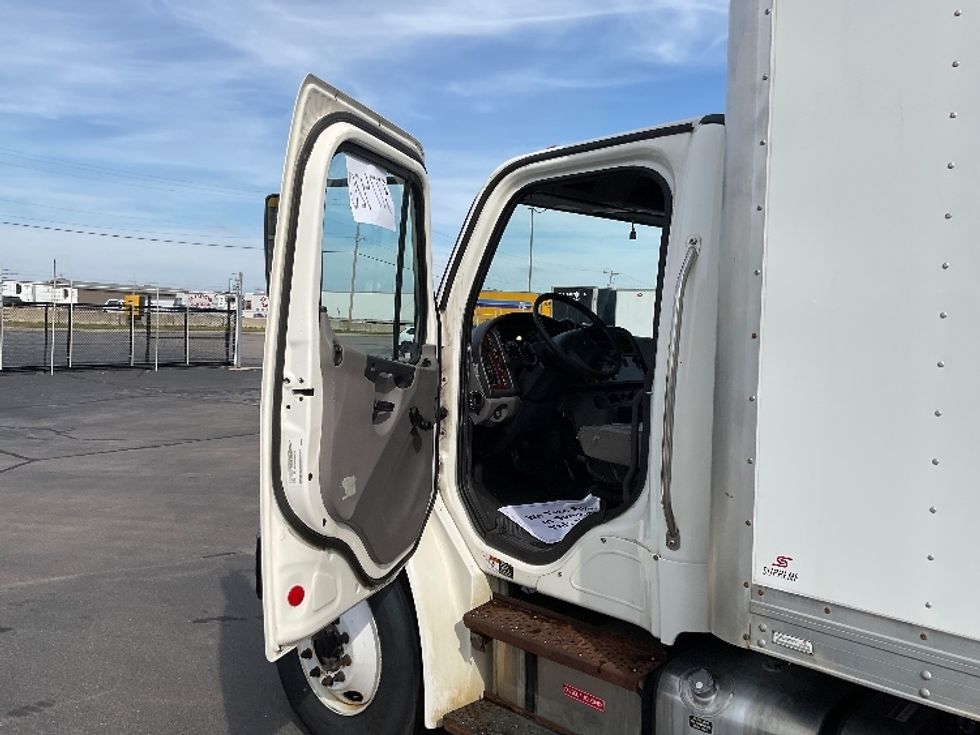 Medium Duty Box Truck-Light and Medium Duty Trucks-Freightliner-2021-M2-Milwaukee-WI-226,121\n\t\tmiles-$ 47,250 - Image 16