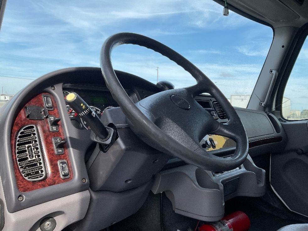 Medium Duty Box Truck-Light and Medium Duty Trucks-Freightliner-2021-M2-Milwaukee-WI-226,121\n\t\tmiles-$ 47,250 - Image 17