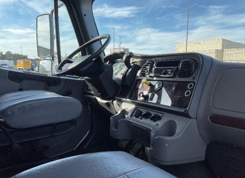 Medium Duty Box Truck-Light and Medium Duty Trucks-Freightliner-2021-M2-Milwaukee-WI-226,121\n\t\tmiles-$ 47,250 - Image 20