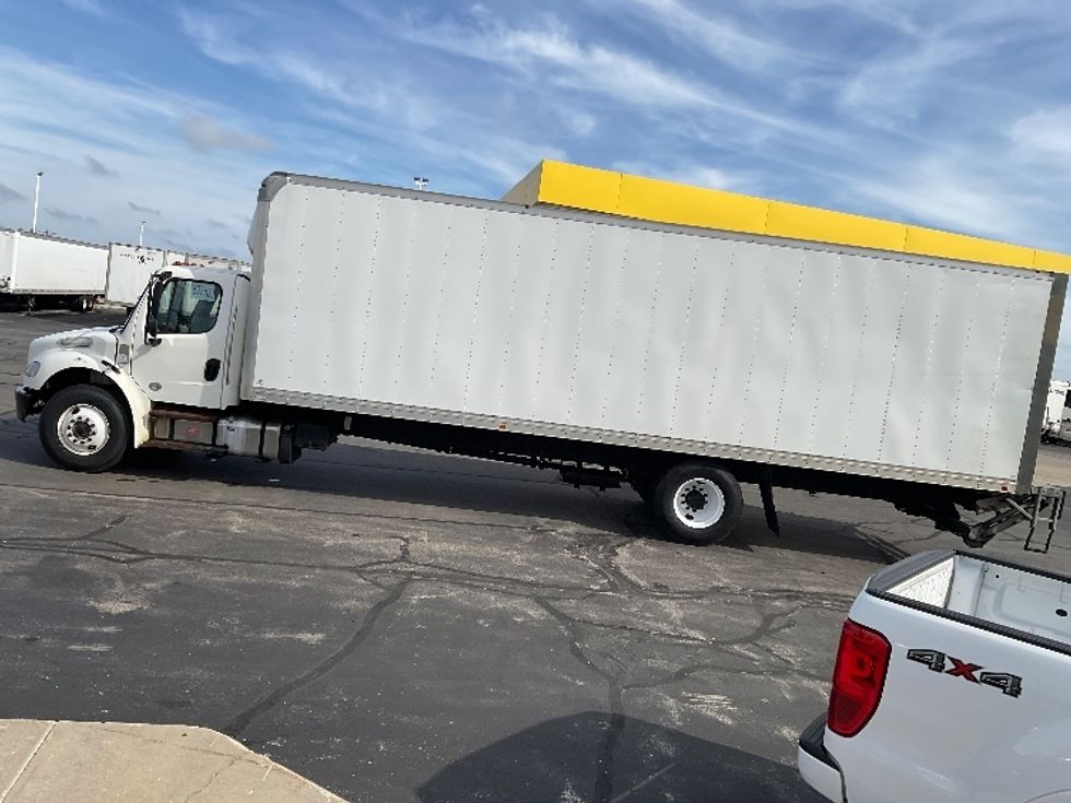 Medium Duty Box Truck-Light and Medium Duty Trucks-Freightliner-2021-M2-Milwaukee-WI-226,121\n\t\tmiles-$ 47,250 - Image 4