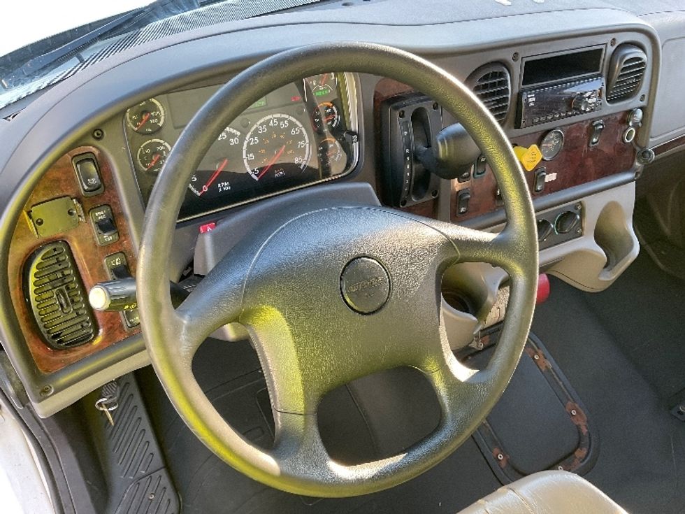 Medium Duty Box Truck-Light and Medium Duty Trucks-Freightliner-2021-M2-Milwaukee-WI-256,717\n\t\tmiles-$ 42,500 - Image 16