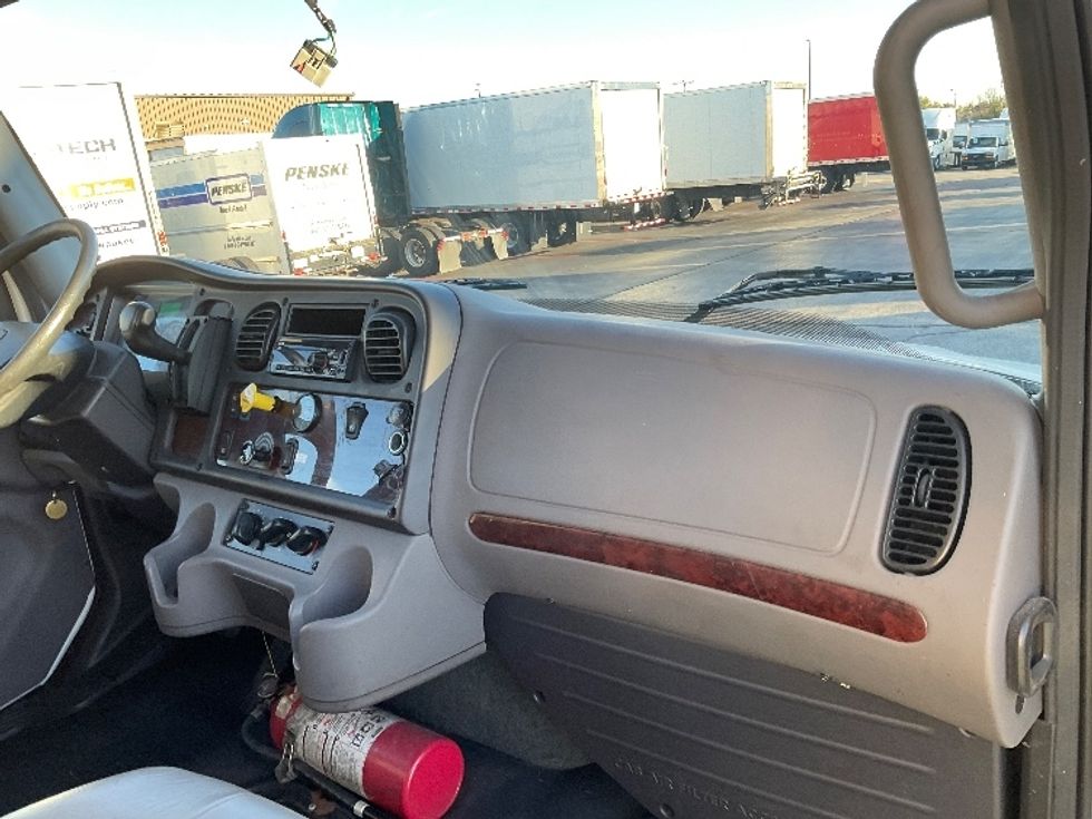 Medium Duty Box Truck-Light and Medium Duty Trucks-Freightliner-2021-M2-Milwaukee-WI-256,717\n\t\tmiles-$ 42,500 - Image 19