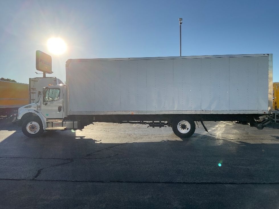 Medium Duty Box Truck-Light and Medium Duty Trucks-Freightliner-2021-M2-Milwaukee-WI-256,717\n\t\tmiles-$ 42,500 - Image 4