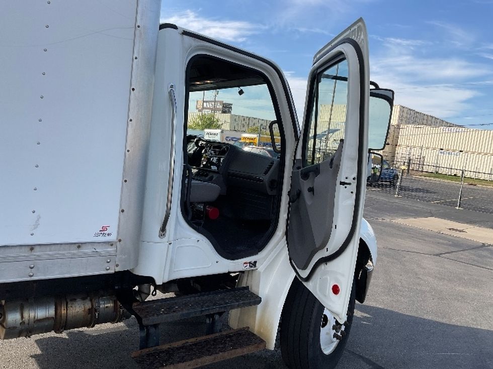 Medium Duty Box Truck-Light and Medium Duty Trucks-Freightliner-2021-M2-Milwaukee-WI-293,384\n\t\tmiles-$ 36,750 - Image 20