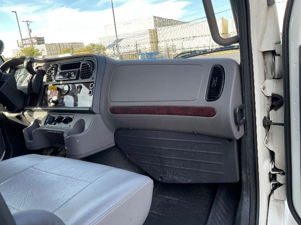 Medium Duty Box Truck-Light and Medium Duty Trucks-Freightliner-2021-M2-Milwaukee-WI-293,384\n\t\tmiles-$ 36,750 - Image 21