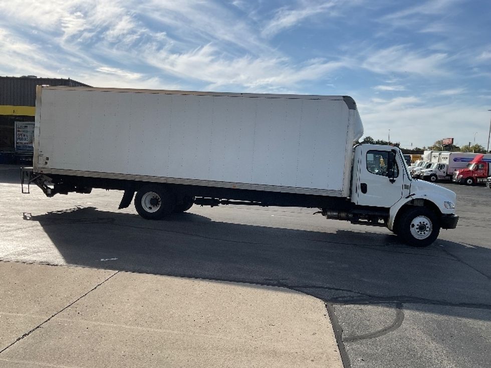 Medium Duty Box Truck-Light and Medium Duty Trucks-Freightliner-2021-M2-Milwaukee-WI-293,384\n\t\tmiles-$ 36,750 - Image 4