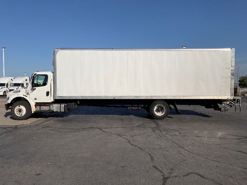 Medium Duty Box Truck-Light and Medium Duty Trucks-Freightliner-2021-M2-Milwaukee-WI-317,217\n\t\tmiles-$ 33,250 - Image 4