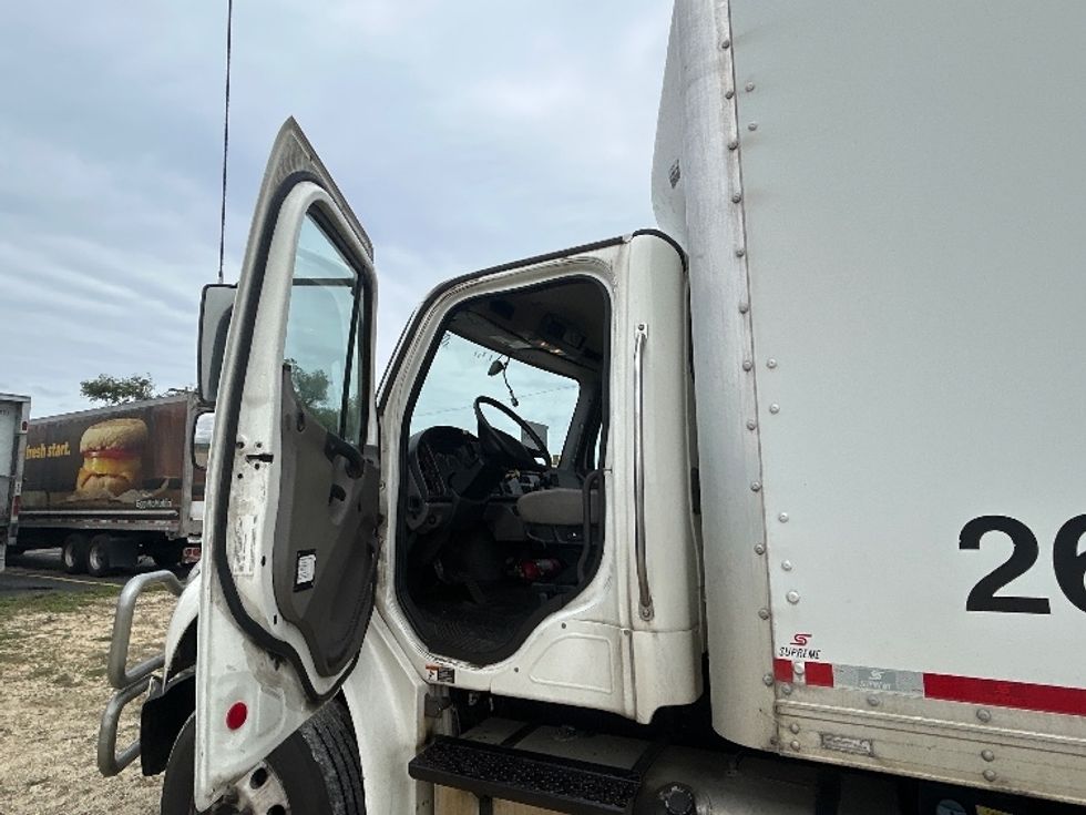 Medium Duty Box Truck-Light and Medium Duty Trucks-Freightliner-2021-M2-Milwaukee-WI-394,708\n\t\tmiles-$ 24,750 - Image 15
