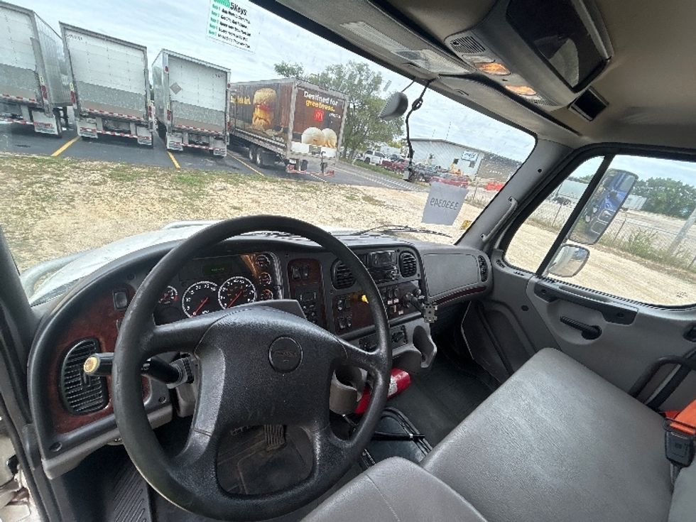 Medium Duty Box Truck-Light and Medium Duty Trucks-Freightliner-2021-M2-Milwaukee-WI-394,708\n\t\tmiles-$ 24,750 - Image 16