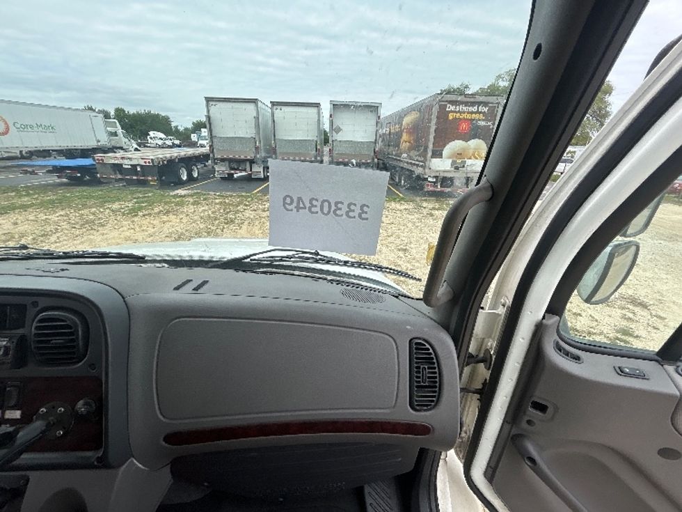 Medium Duty Box Truck-Light and Medium Duty Trucks-Freightliner-2021-M2-Milwaukee-WI-394,708\n\t\tmiles-$ 24,750 - Image 20