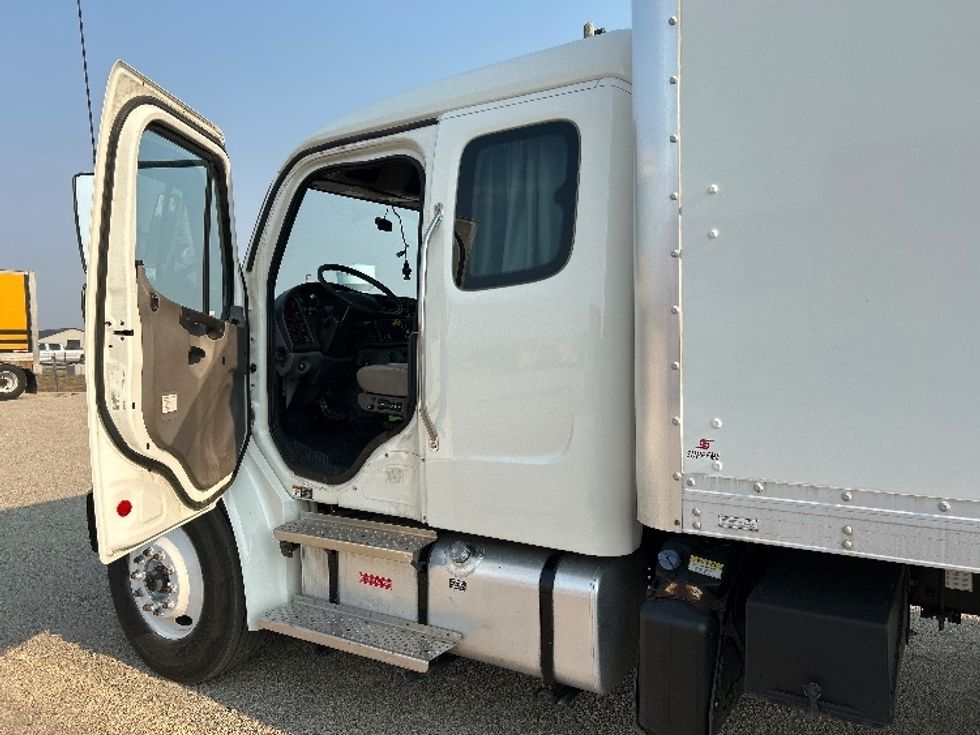 Medium Duty Box Truck-Light and Medium Duty Trucks-Freightliner-2021-M2-Minot-ND-419,591\n\t\tmiles-$ 29,750 - Image 16