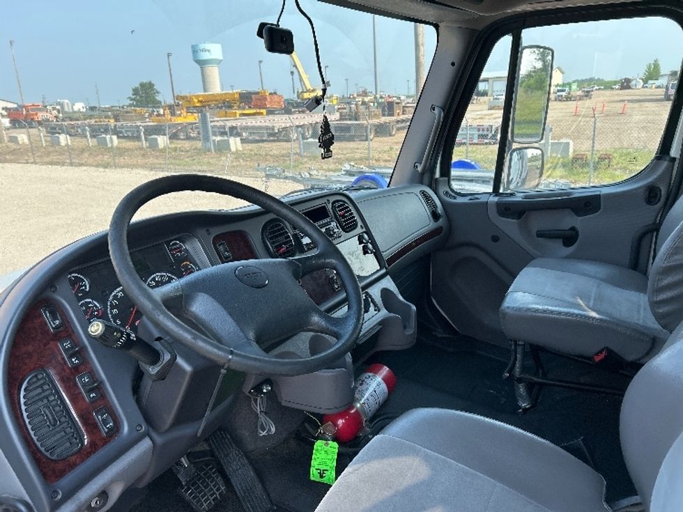 Medium Duty Box Truck-Light and Medium Duty Trucks-Freightliner-2021-M2-Minot-ND-419,591\n\t\tmiles-$ 29,750 - Image 17
