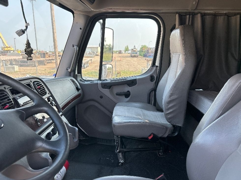 Medium Duty Box Truck-Light and Medium Duty Trucks-Freightliner-2021-M2-Minot-ND-419,591\n\t\tmiles-$ 29,750 - Image 19