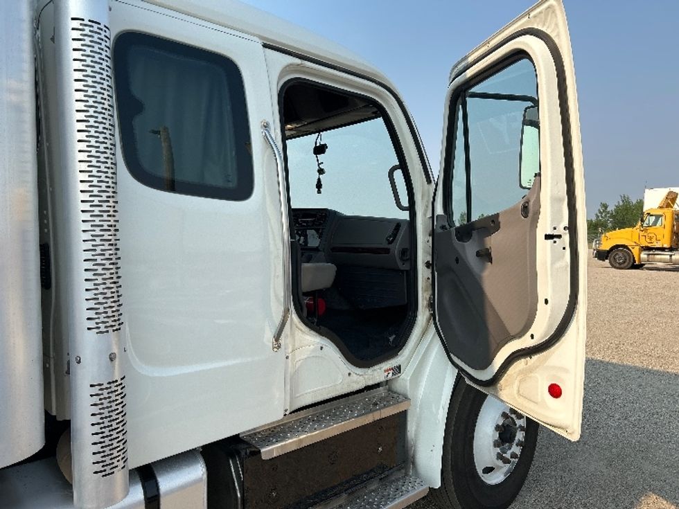 Medium Duty Box Truck-Light and Medium Duty Trucks-Freightliner-2021-M2-Minot-ND-419,591\n\t\tmiles-$ 29,750 - Image 20
