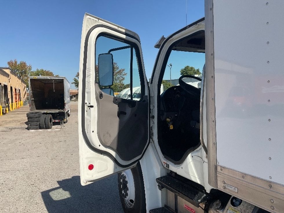 Medium Duty Box Truck-Light and Medium Duty Trucks-Freightliner-2021-M2-Moberly-MO-171,965\n\t\tmiles-$ 69,500 - Image 16