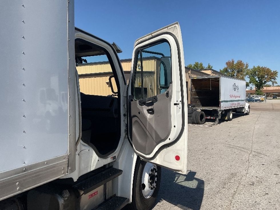 Medium Duty Box Truck-Light and Medium Duty Trucks-Freightliner-2021-M2-Moberly-MO-171,965\n\t\tmiles-$ 69,500 - Image 20