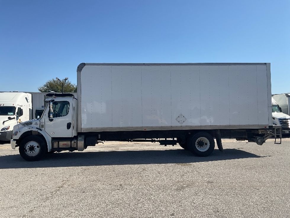 Medium Duty Box Truck-Light and Medium Duty Trucks-Freightliner-2021-M2-Moberly-MO-171,965\n\t\tmiles-$ 69,500 - Image 4