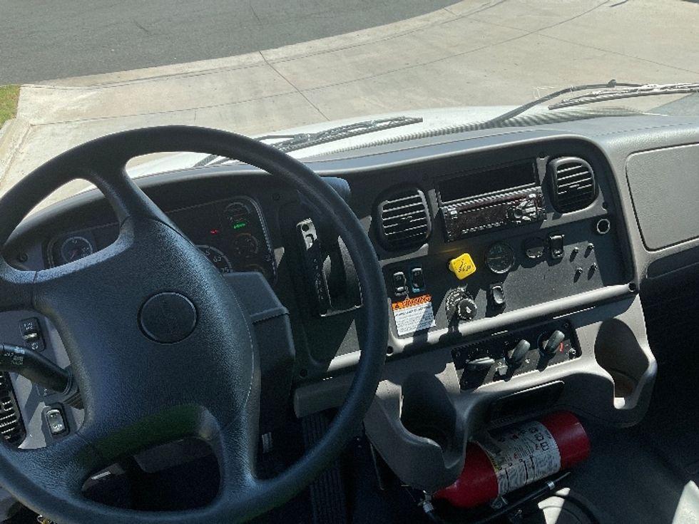 Medium Duty Box Truck-Light and Medium Duty Trucks-Freightliner-2021-M2-Montebello-CA-292,792\n\t\tmiles-$ 45,500 - Image 18