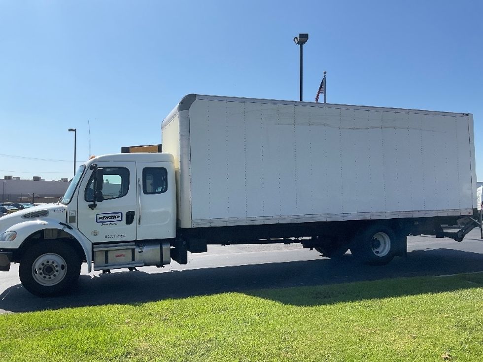 Medium Duty Box Truck-Light and Medium Duty Trucks-Freightliner-2021-M2-Montebello-CA-292,792\n\t\tmiles-$ 45,500 - Image 4