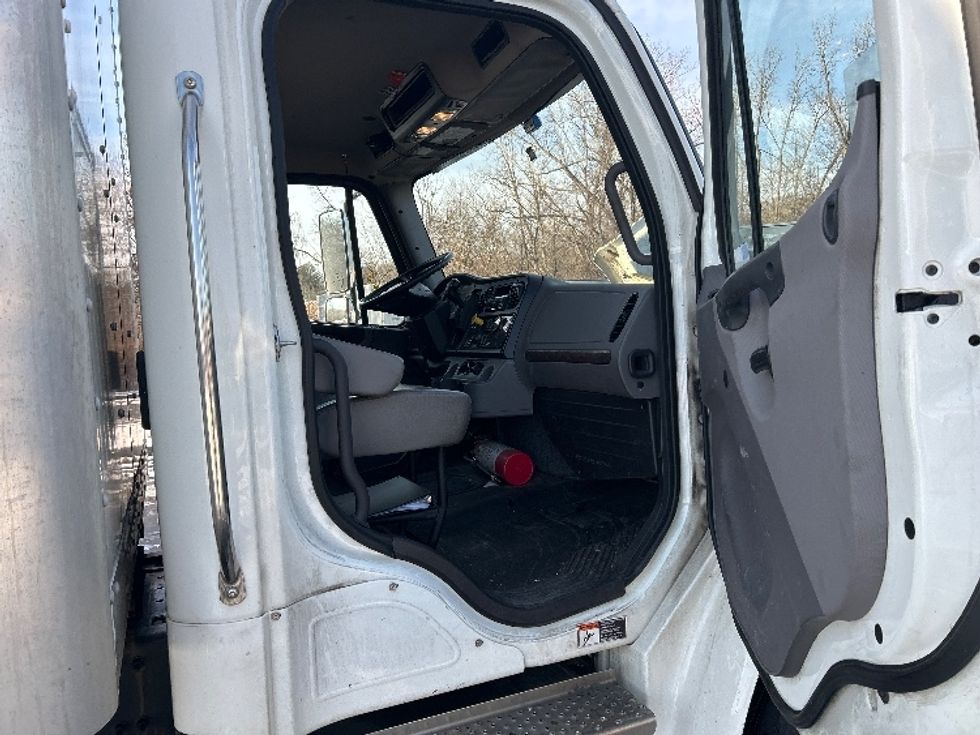 Medium Duty Box Truck-Light and Medium Duty Trucks-Freightliner-2021-M2-Montgomery-NY-154,736\n\t\tmiles-$ 56,000 - Image 20