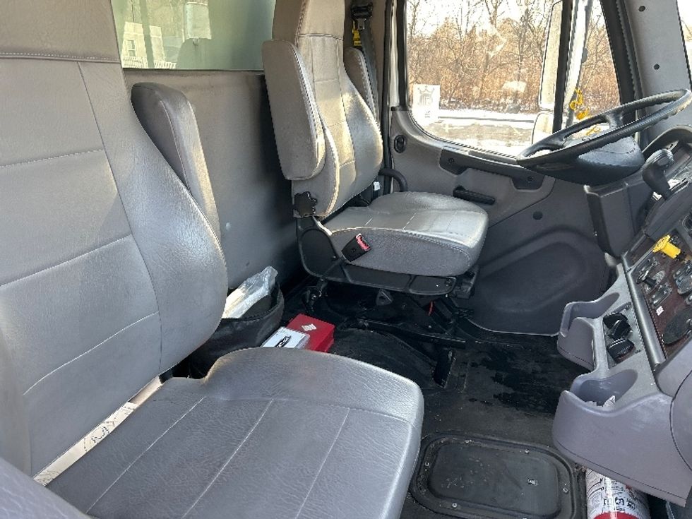 Medium Duty Box Truck-Light and Medium Duty Trucks-Freightliner-2021-M2-Montgomery-NY-154,736\n\t\tmiles-$ 56,000 - Image 22