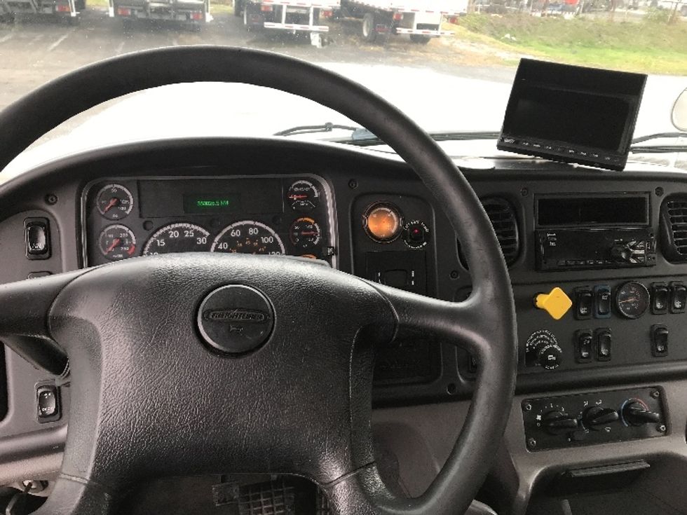 Medium Duty Box Truck-Light and Medium Duty Trucks-Freightliner-2021-M2-Montreal-PQ-360,026\n\t\tkm-$ 78,750 - Image 18