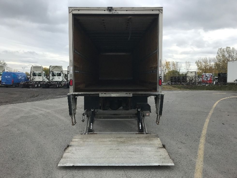 Medium Duty Box Truck-Light and Medium Duty Trucks-Freightliner-2021-M2-Montreal-PQ-360,026\n\t\tkm-$ 78,750 - Image 9