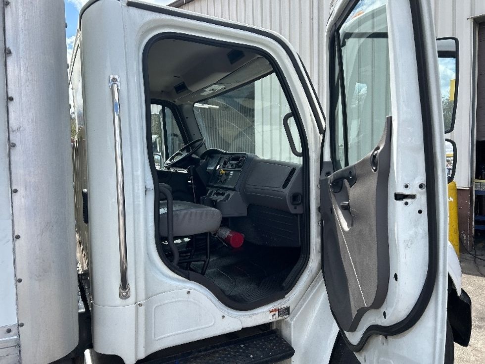 Medium Duty Box Truck-Light and Medium Duty Trucks-Freightliner-2021-M2-New Bedford-MA-100,569\n\t\tmiles-$ 52,000 - Image 20