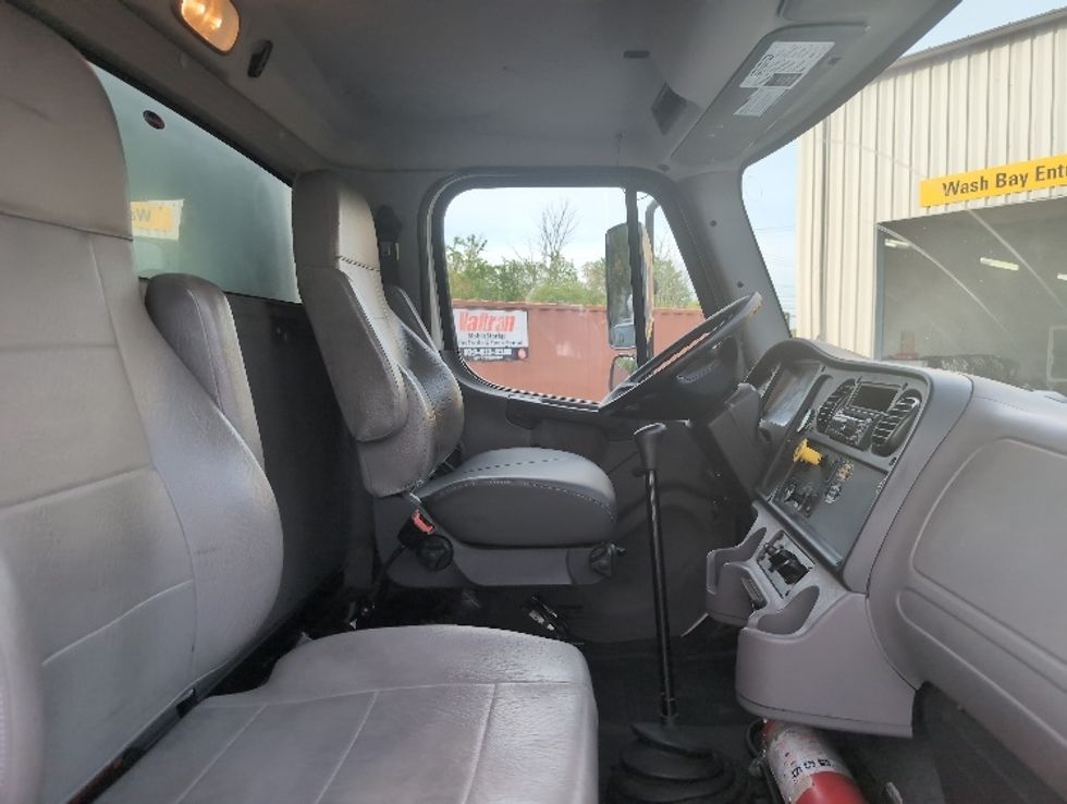 Medium Duty Box Truck-Light and Medium Duty Trucks-Freightliner-2021-M2-New Bedford-MA-100,569\n\t\tmiles-$ 52,000 - Image 22