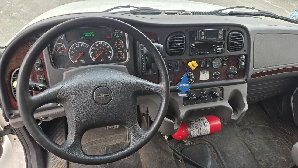 Medium Duty Box Truck-Light and Medium Duty Trucks-Freightliner-2021-M2-New Bedford-MA-117,768\n\t\tmiles-$ 60,000 - Image 12