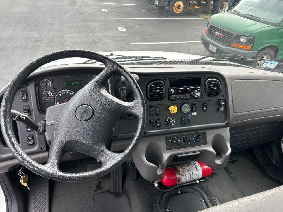 Medium Duty Box Truck-Light and Medium Duty Trucks-Freightliner-2021-M2-Norton-MA-13,479\n\t\tmiles-$ 75,750 - Image 16