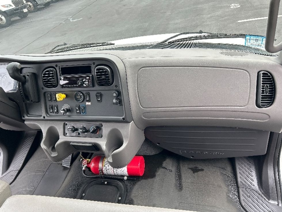 Medium Duty Box Truck-Light and Medium Duty Trucks-Freightliner-2021-M2-Norton-MA-13,479\n\t\tmiles-$ 75,750 - Image 19