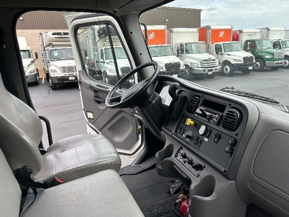 Medium Duty Box Truck-Light and Medium Duty Trucks-Freightliner-2021-M2-Norton-MA-13,479\n\t\tmiles-$ 75,750 - Image 20