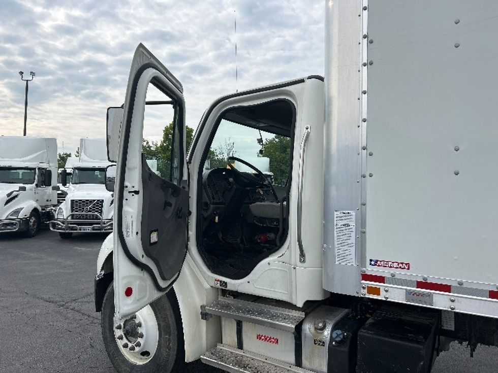 Medium Duty Box Truck-Light and Medium Duty Trucks-Freightliner-2021-M2-Obetz-OH-123,106\n\t\tmiles-$ 59,000 - Image 16