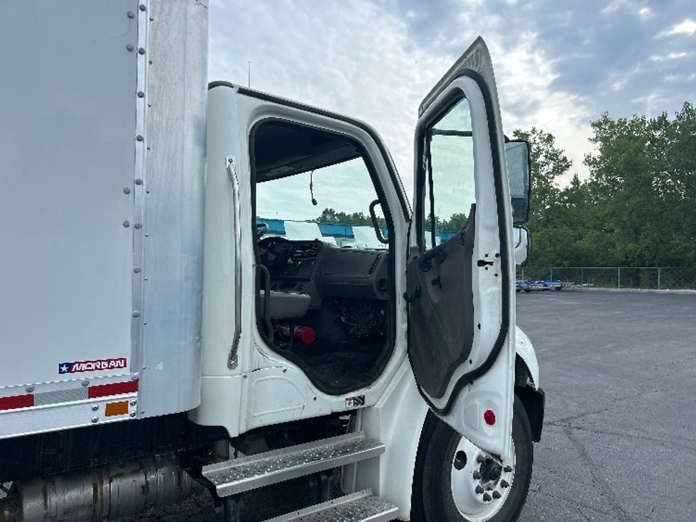 Medium Duty Box Truck-Light and Medium Duty Trucks-Freightliner-2021-M2-Obetz-OH-123,106\n\t\tmiles-$ 59,000 - Image 20