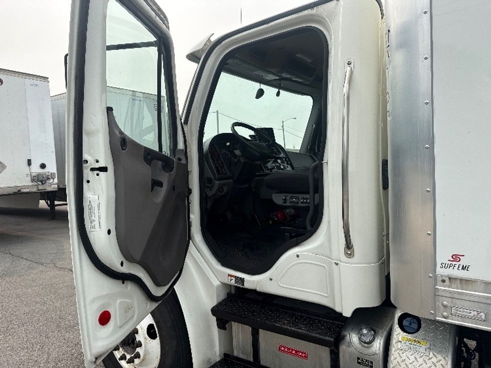 Medium Duty Box Truck-Light and Medium Duty Trucks-Freightliner-2021-M2-Obetz-OH-240,650\n\t\tmiles-$ 40,000 - Image 16